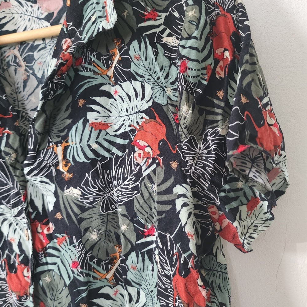 Disney Lion King Hakuna Matata Her Universe Medium Button Down Top Polo Short - Picture 3 of 5